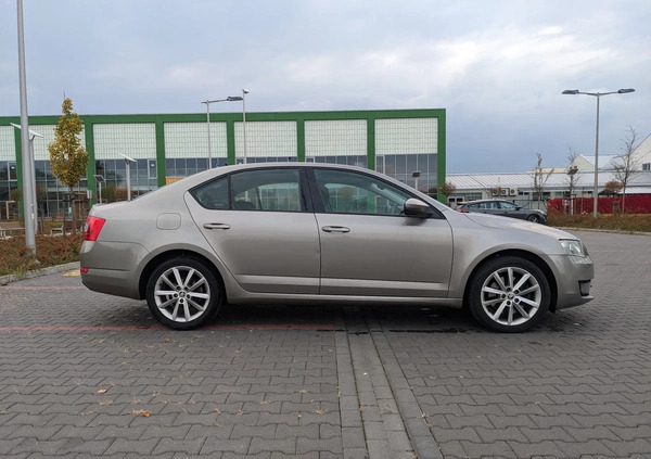 Skoda Octavia cena 40900 przebieg: 121444, rok produkcji 2013 z Warszawa małe 106